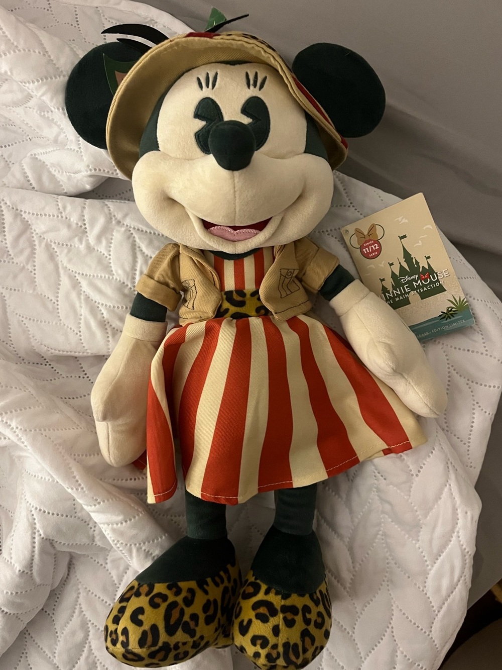 The Main Attraction Minnie Mouse Jungle Cruise Plush!! 11/12 💚💚